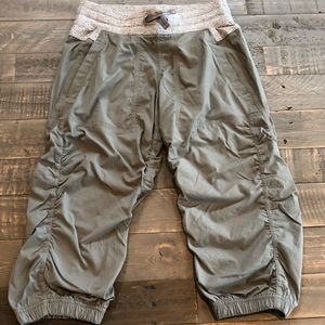 Ivivva jogger capris- Size 12